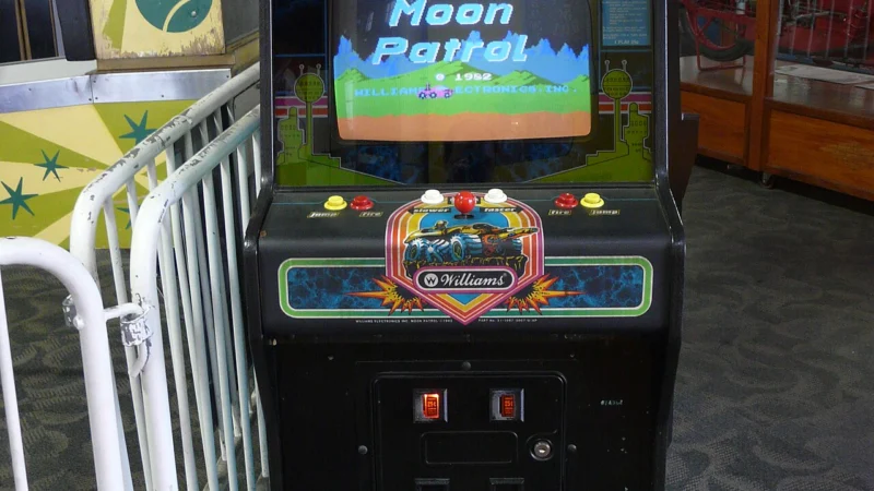 Moon Patrol – księżycowy łazik i pionier paralaksy