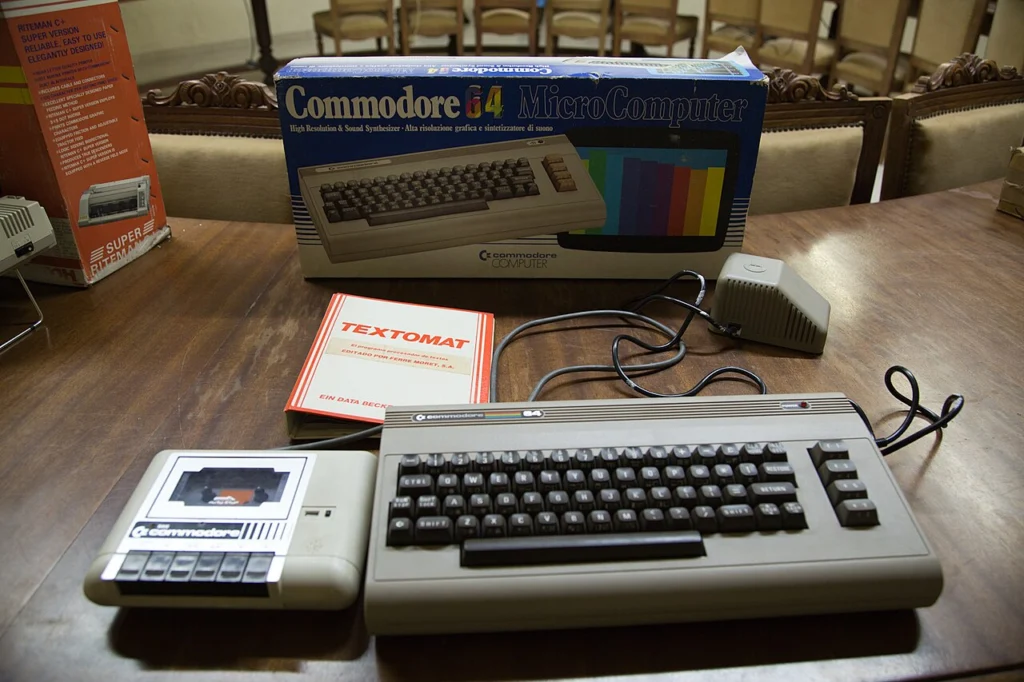 Commodore 64 z magnetofonem